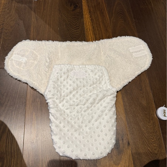 Baby Sleep Nest NWOT - Picture 2 of 4